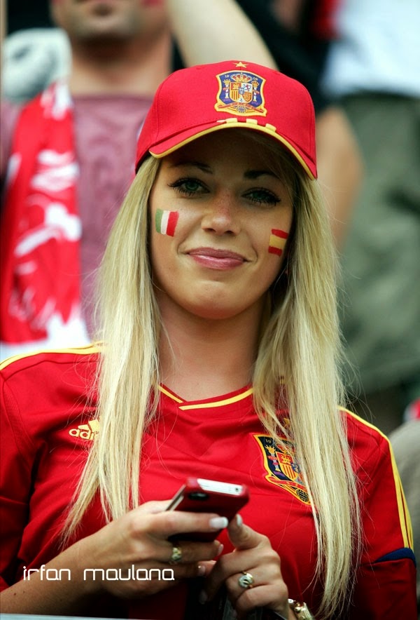 HD Germany Team Girl Fans world cup brazil 2014 Wallpapers HD